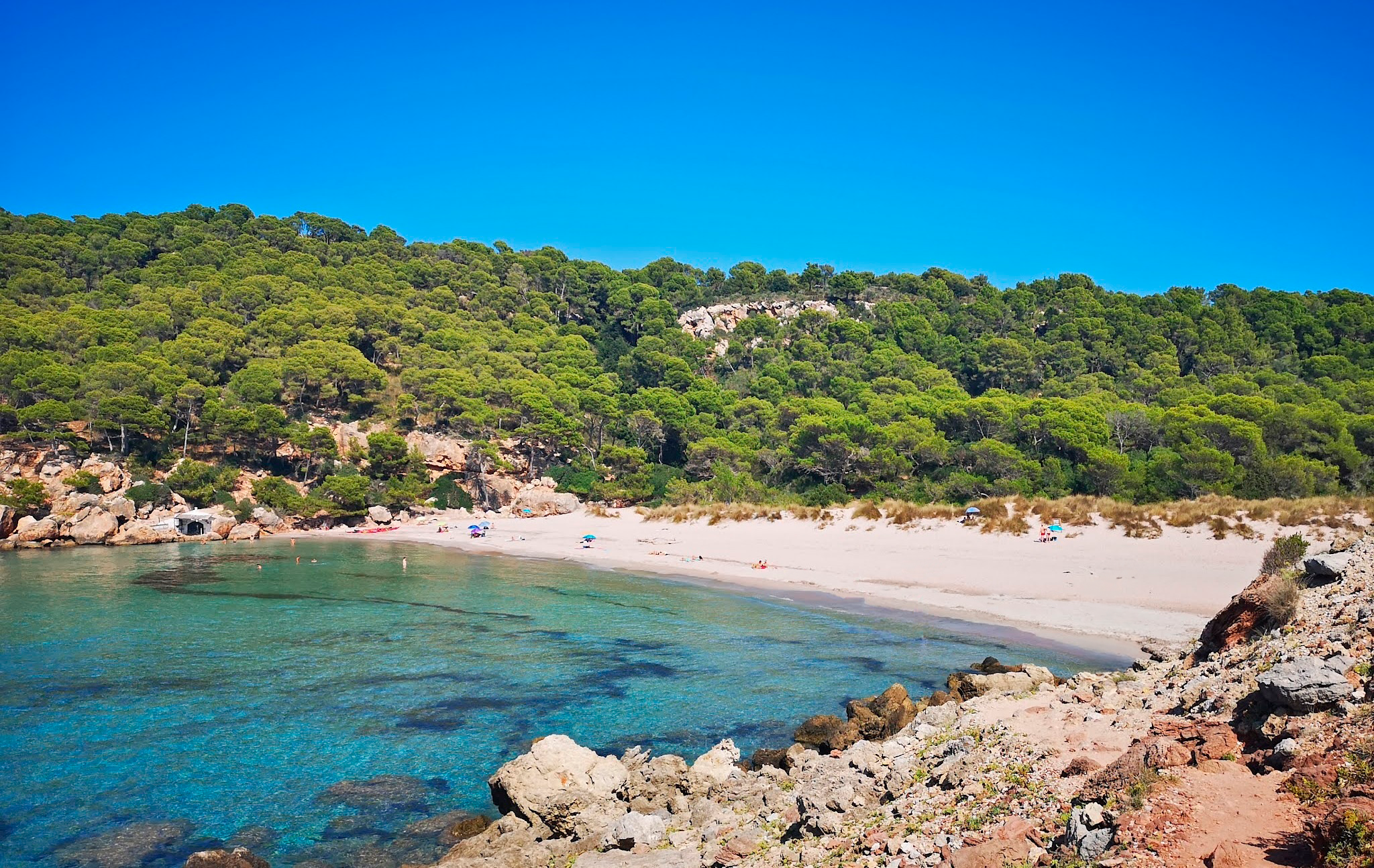 Com arribar a la platja d'Algaiarens - La Vall