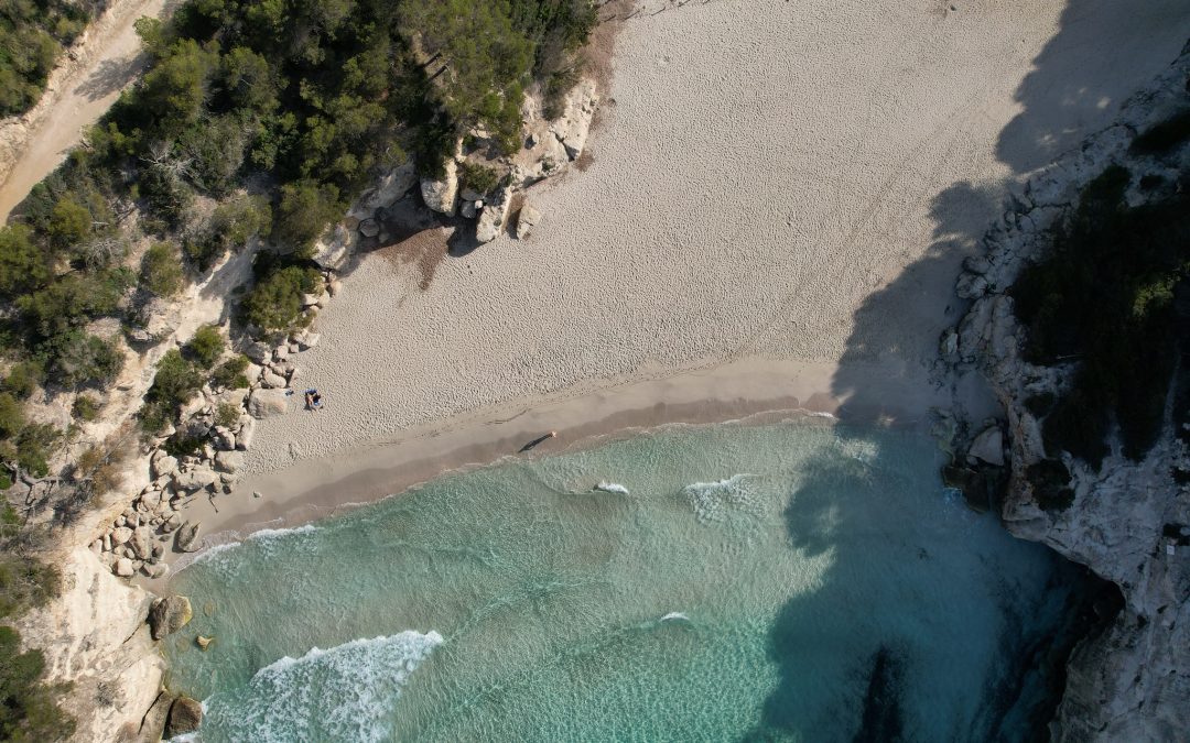 Cómo llegar a la playa de Cala Mitjana